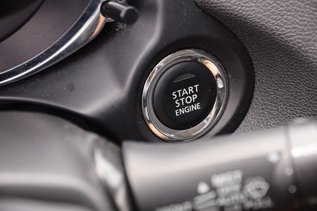 Mitsubishi Outlander Sport Vehicle Image 14