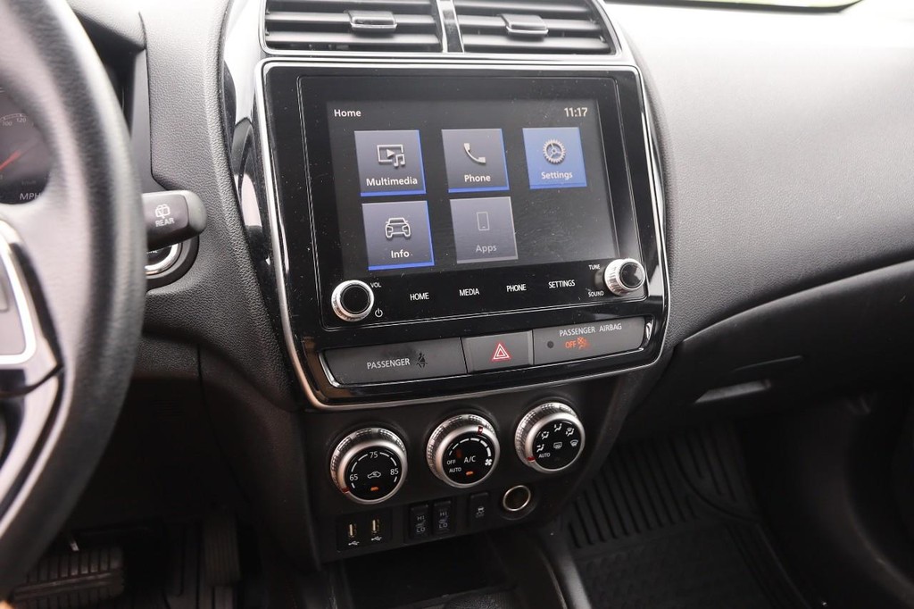 Mitsubishi Outlander Sport Vehicle Image 15