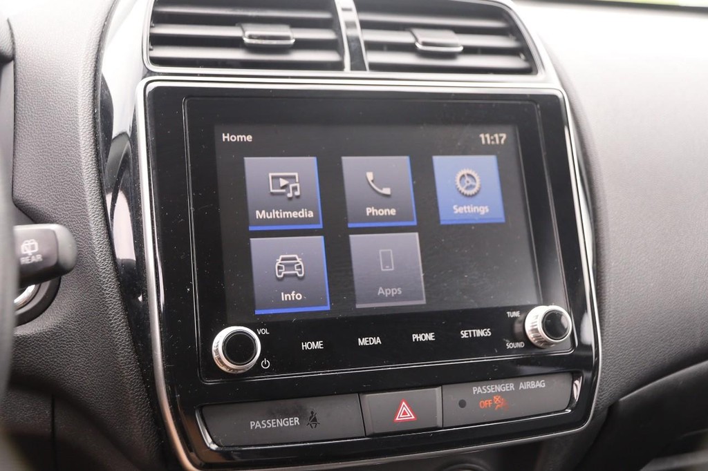 Mitsubishi Outlander Sport Vehicle Image 16