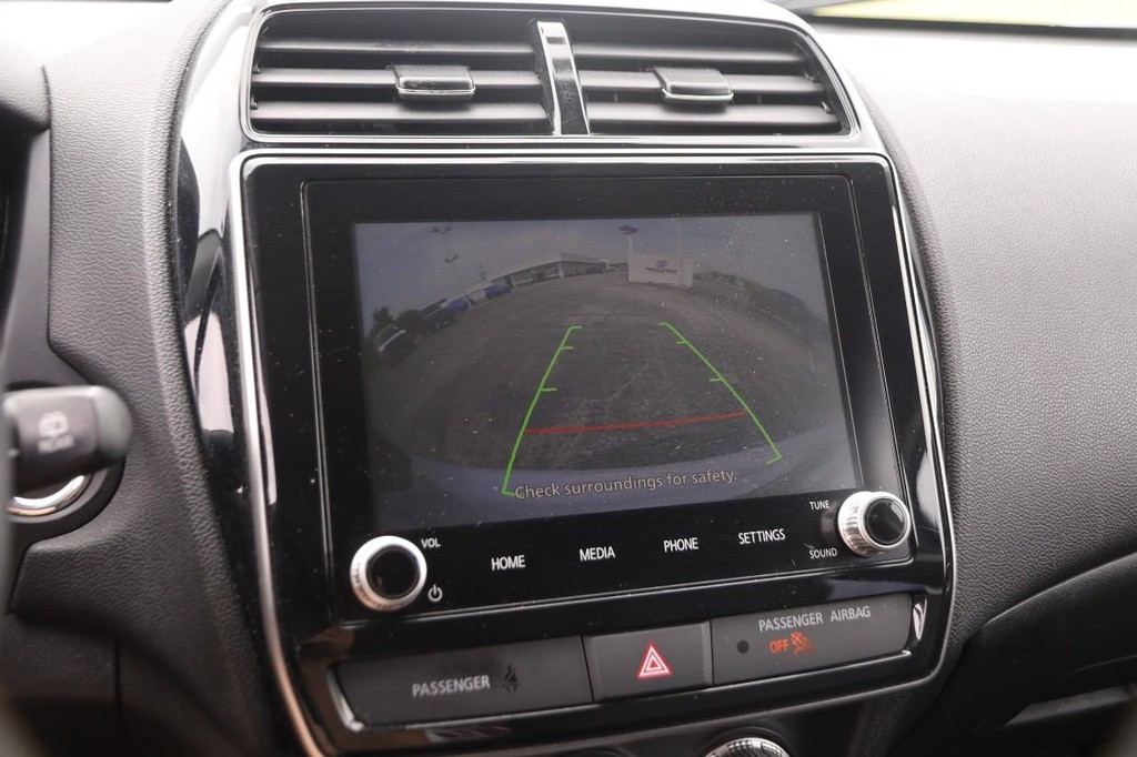 Mitsubishi Outlander Sport Vehicle Image 17