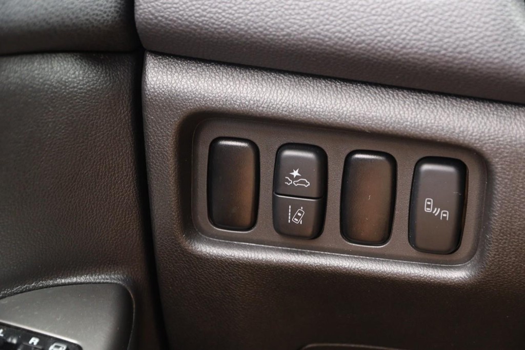 Mitsubishi Outlander Sport Vehicle Image 21