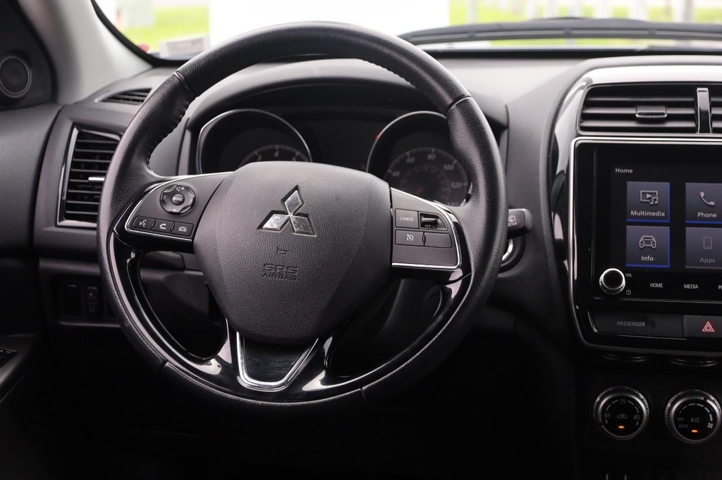 Mitsubishi Outlander Sport Vehicle Image 24