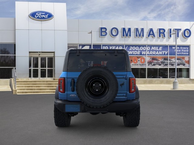 Ford Bronco Vehicle Full-screen Gallery Image 5