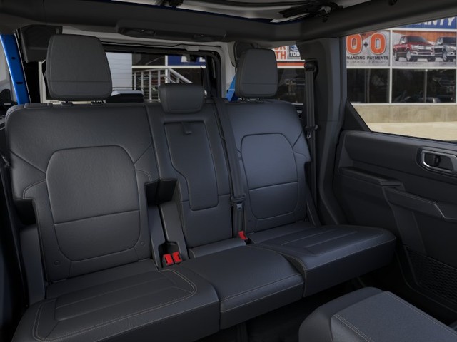 Ford Bronco Vehicle Full-screen Gallery Image 11