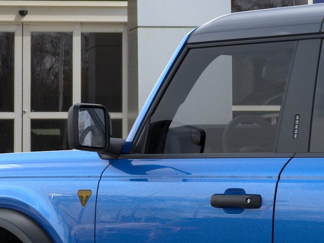Ford Bronco Vehicle Full-screen Gallery Image 22