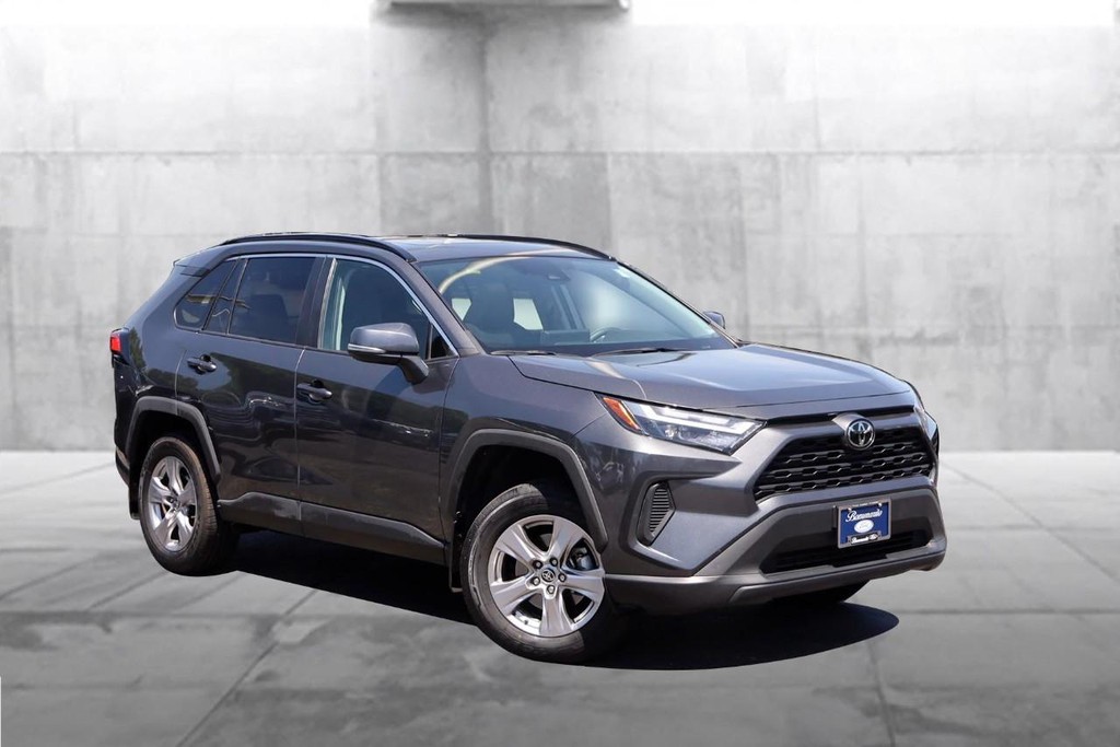Toyota RAV4 Vehicle Full-screen Gallery Image 2