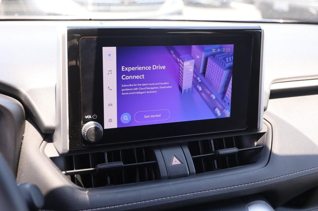 Toyota RAV4 Vehicle Full-screen Gallery Image 17