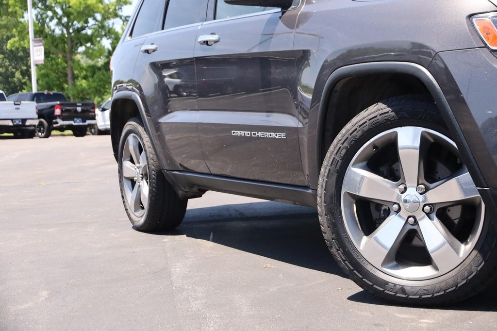 Jeep Grand Cherokee Vehicle Full-screen Gallery Image 3