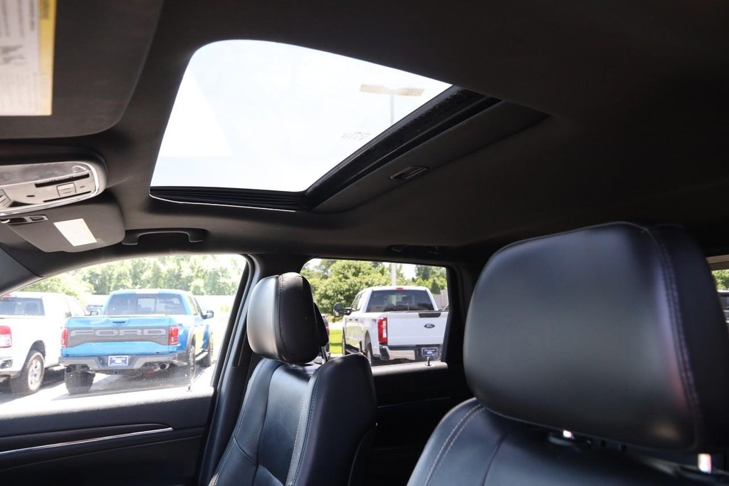 Jeep Grand Cherokee Vehicle Full-screen Gallery Image 8