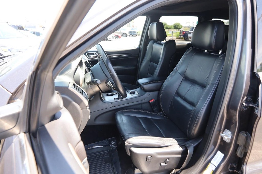 Jeep Grand Cherokee Vehicle Full-screen Gallery Image 9