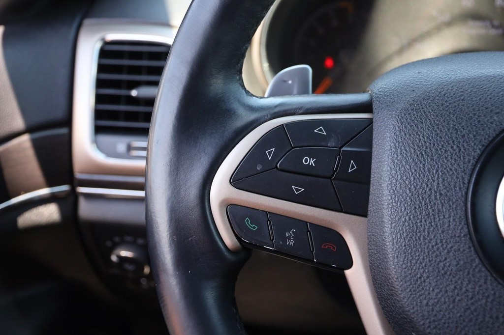 Jeep Grand Cherokee Vehicle Full-screen Gallery Image 12