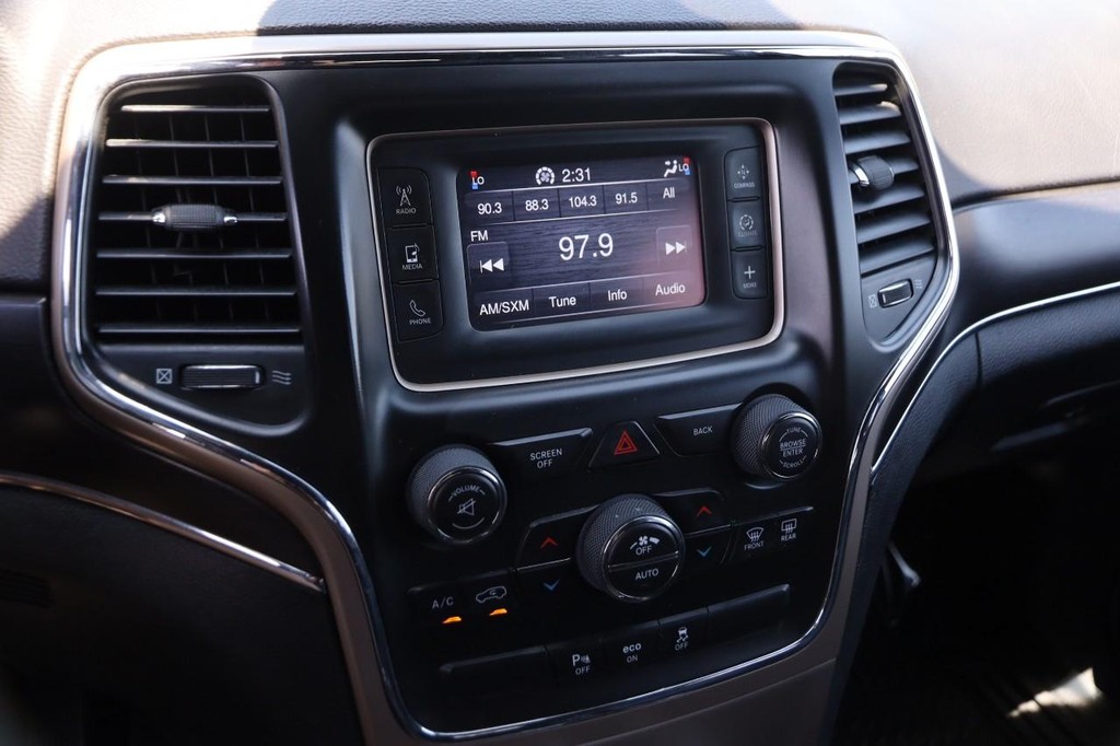 Jeep Grand Cherokee Vehicle Full-screen Gallery Image 16