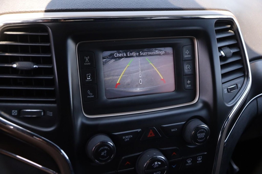 Jeep Grand Cherokee Vehicle Full-screen Gallery Image 17