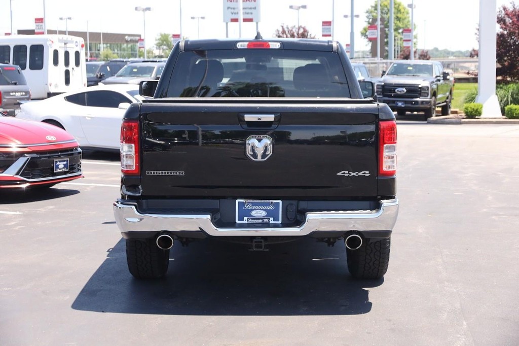 Ram 1500 Vehicle Full-screen Gallery Image 6