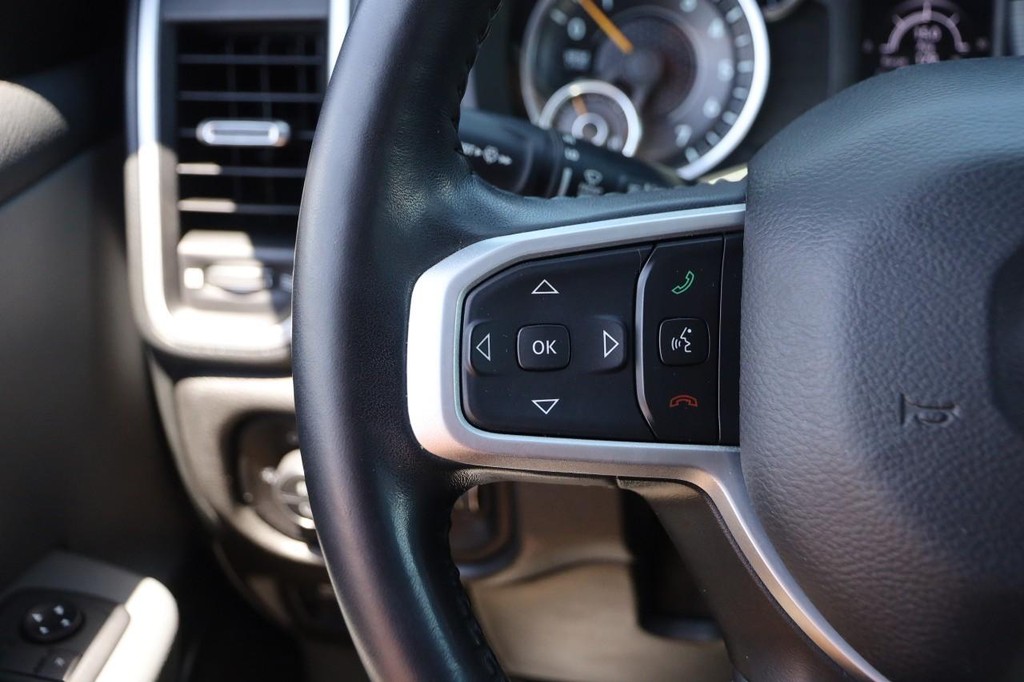 Ram 1500 Vehicle Full-screen Gallery Image 11