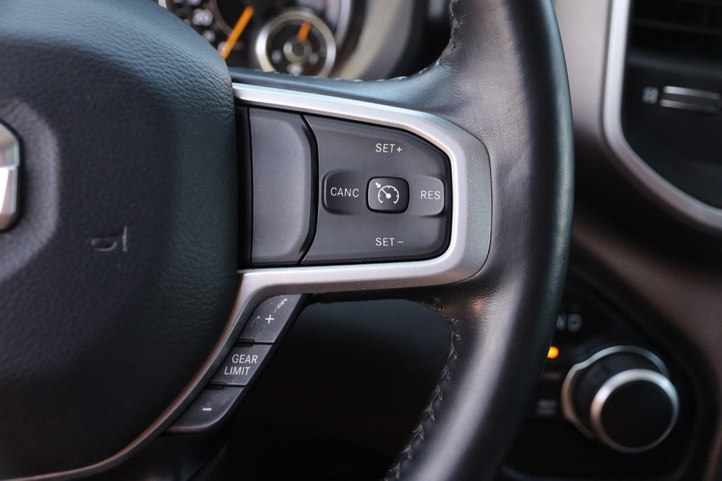 Ram 1500 Vehicle Full-screen Gallery Image 12