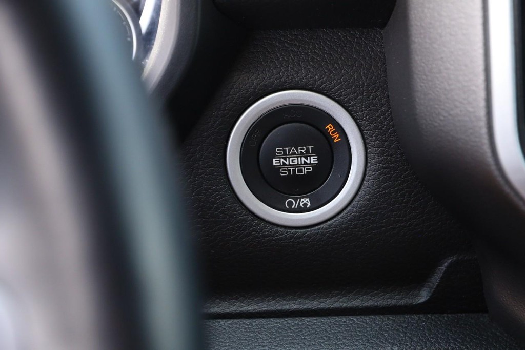 Ram 1500 Vehicle Full-screen Gallery Image 14