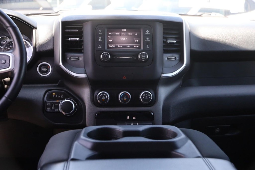 Ram 1500 Vehicle Full-screen Gallery Image 22