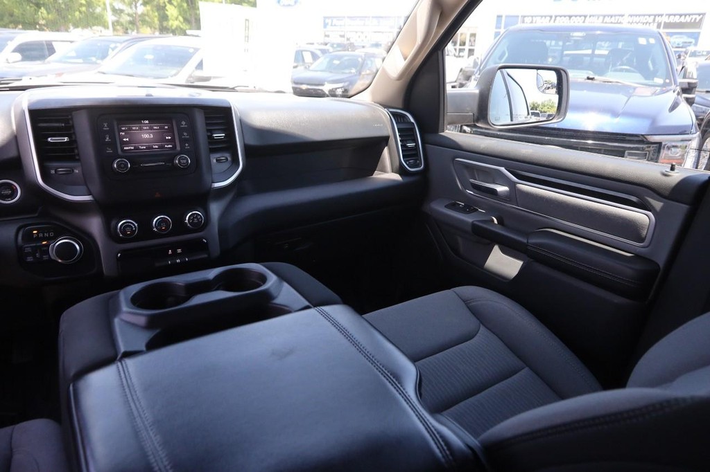 Ram 1500 Vehicle Full-screen Gallery Image 23