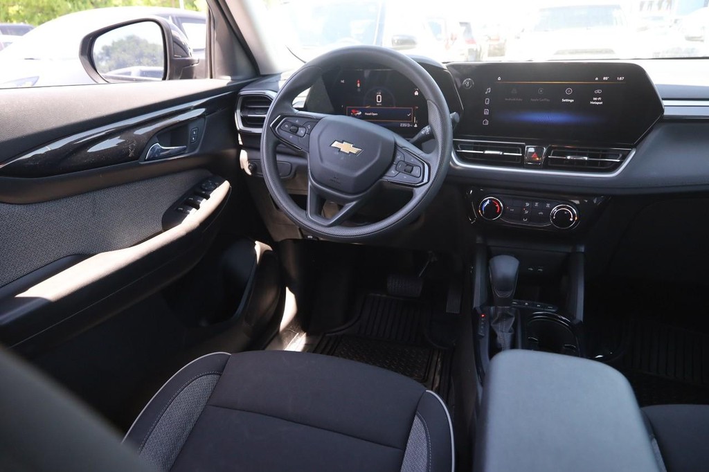 Chevrolet TrailBlazer Vehicle Full-screen Gallery Image 21