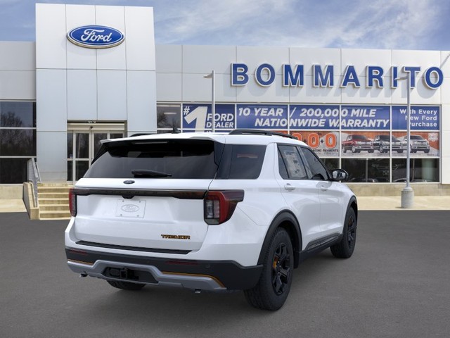 Ford Explorer Vehicle Full-screen Gallery Image 8