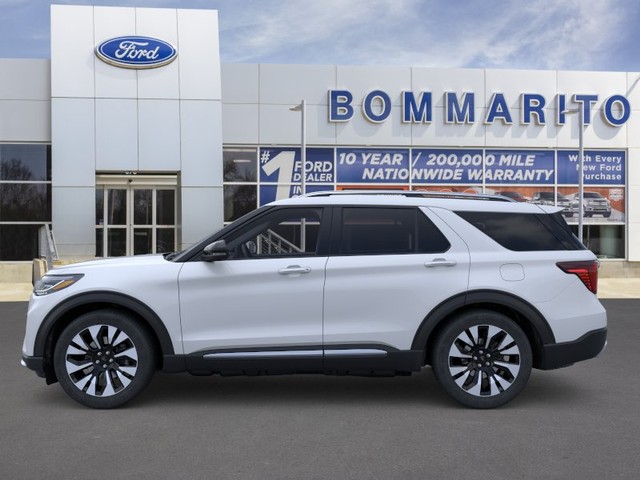 Ford Explorer Vehicle Full-screen Gallery Image 3