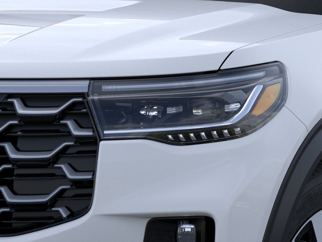 Ford Explorer Vehicle Full-screen Gallery Image 18