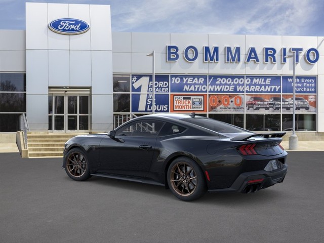 Ford Mustang Vehicle Full-screen Gallery Image 4