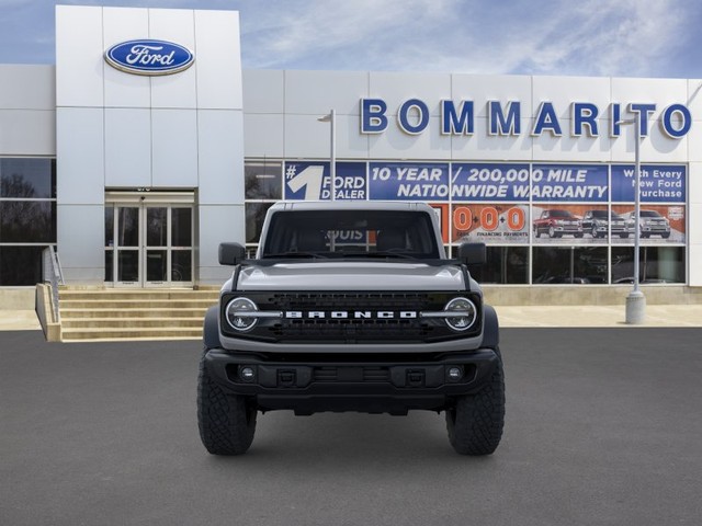 Ford Bronco Vehicle Full-screen Gallery Image 6