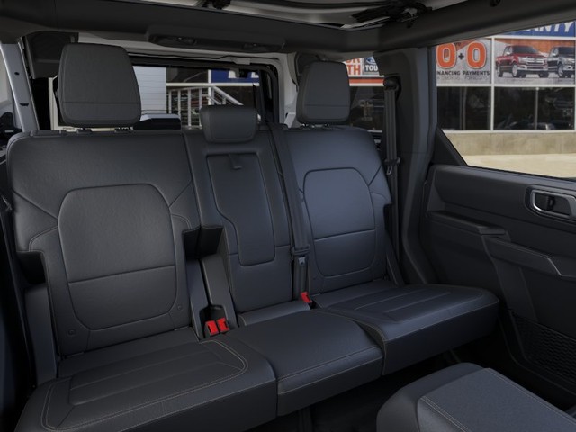 Ford Bronco Vehicle Full-screen Gallery Image 11