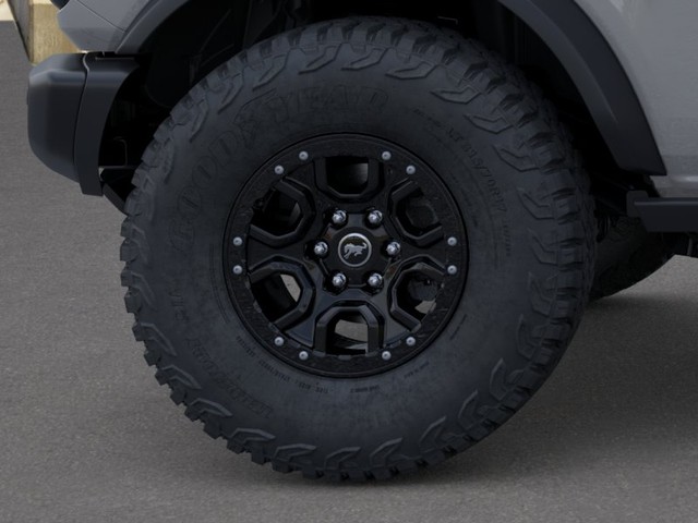 Ford Bronco Vehicle Full-screen Gallery Image 21