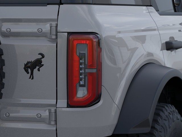 Ford Bronco Vehicle Full-screen Gallery Image 23