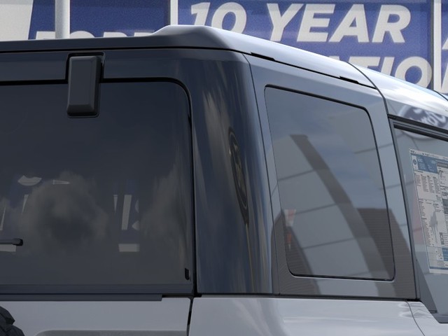 Ford Bronco Vehicle Full-screen Gallery Image 25