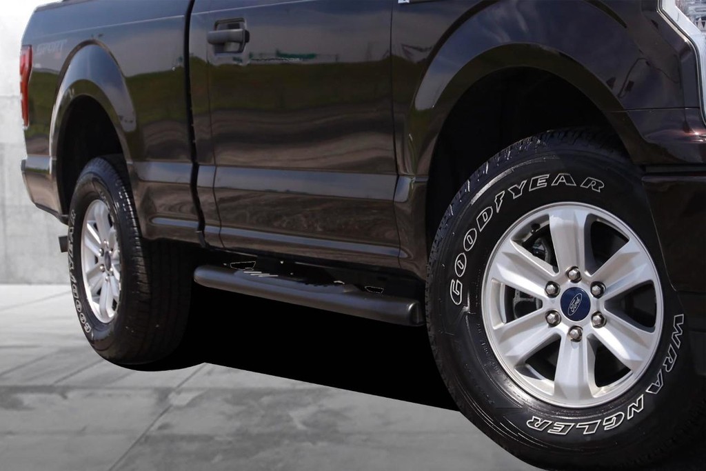 Ford F-150 Vehicle Full-screen Gallery Image 3