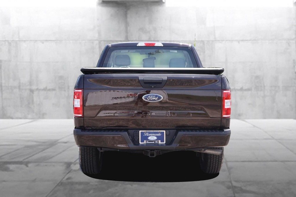 Ford F-150 Vehicle Full-screen Gallery Image 6