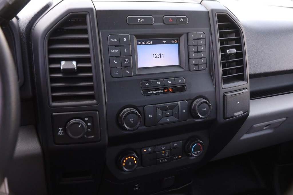 Ford F-150 Vehicle Full-screen Gallery Image 13