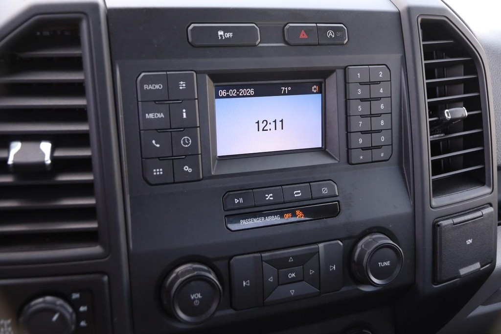 Ford F-150 Vehicle Full-screen Gallery Image 14
