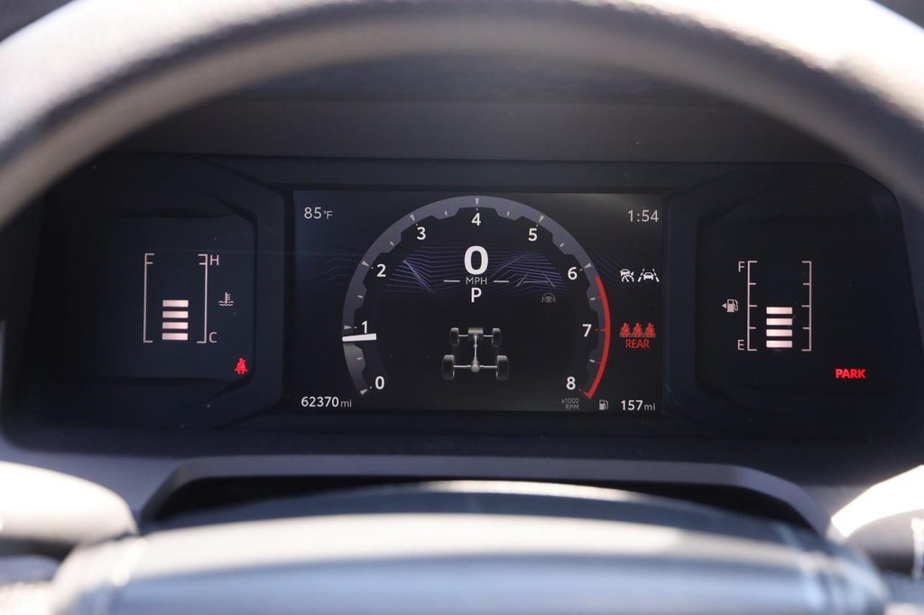 Toyota Tacoma 4WD Vehicle Full-screen Gallery Image 13