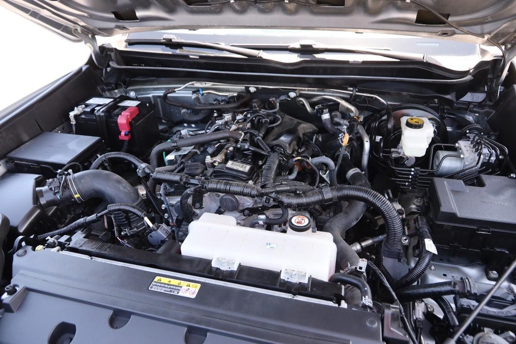 Toyota Tacoma 4WD Vehicle Full-screen Gallery Image 29