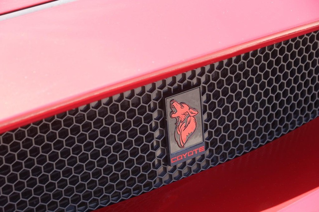Ford Mustang Vehicle Full-screen Gallery Image 7