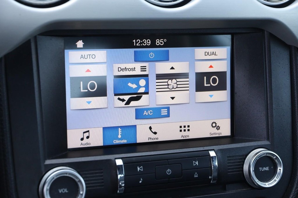 Ford Mustang Vehicle Full-screen Gallery Image 19