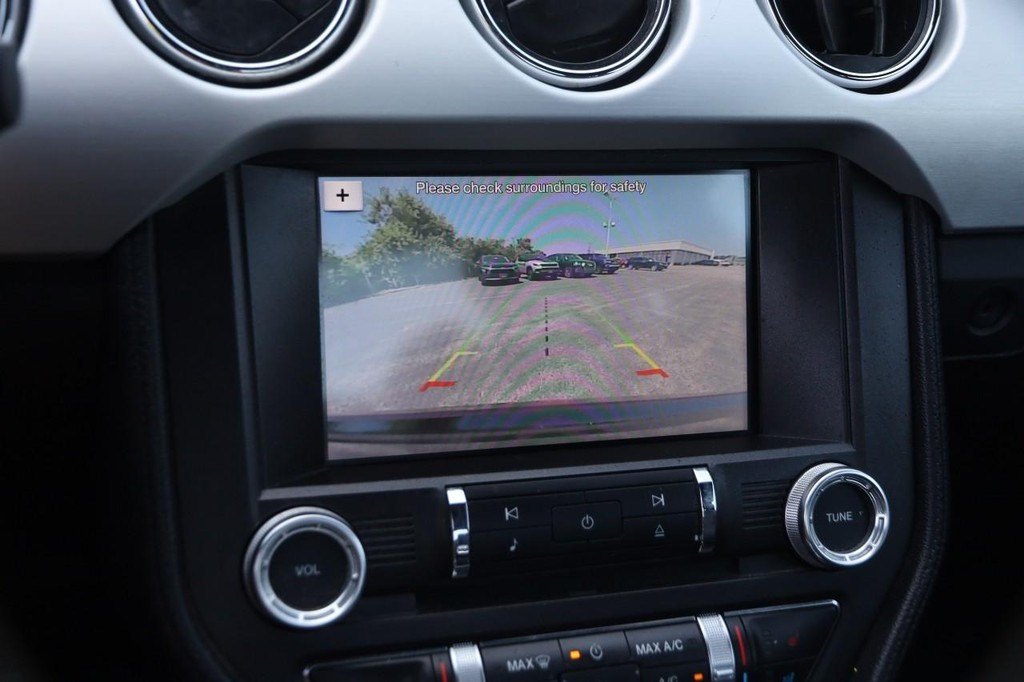 Ford Mustang Vehicle Full-screen Gallery Image 20
