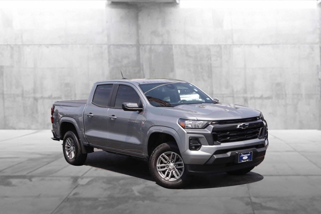 Chevrolet Colorado Vehicle Full-screen Gallery Image 02