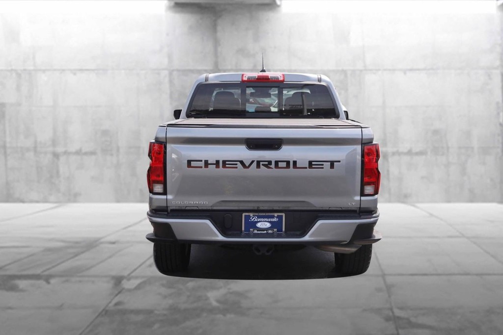 Chevrolet Colorado Vehicle Full-screen Gallery Image 06