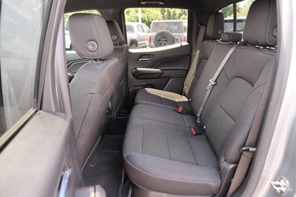 Chevrolet Colorado Vehicle Full-screen Gallery Image 09