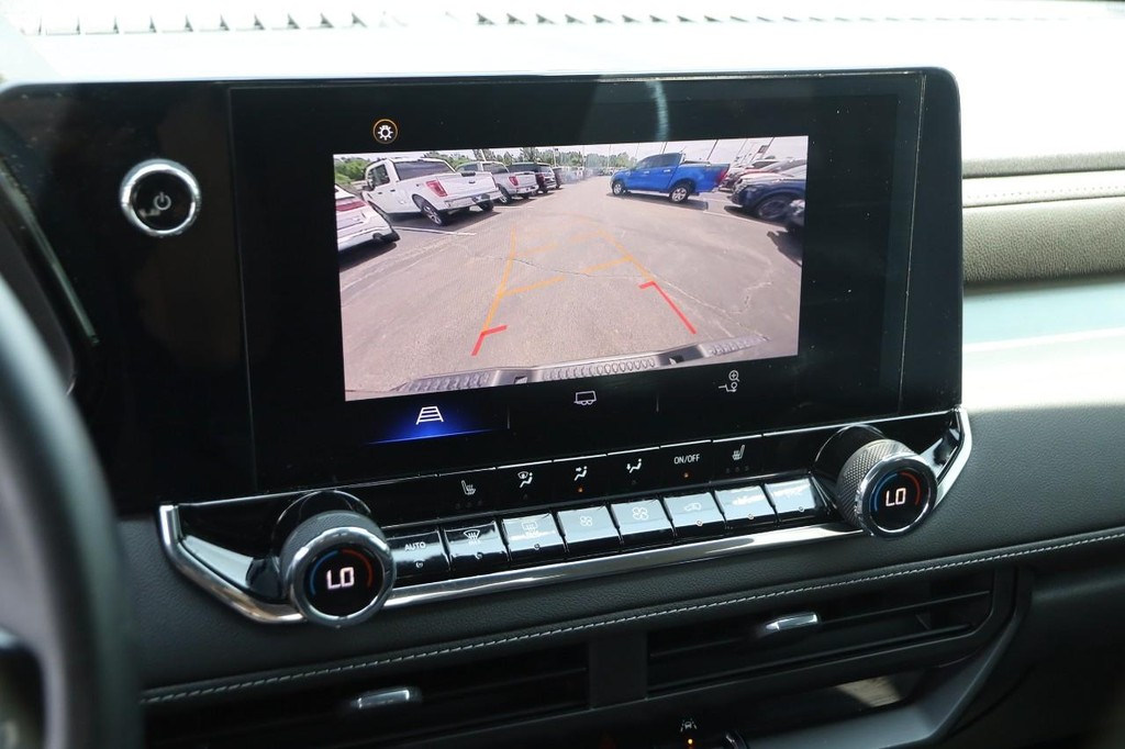 Chevrolet Colorado Vehicle Full-screen Gallery Image 16