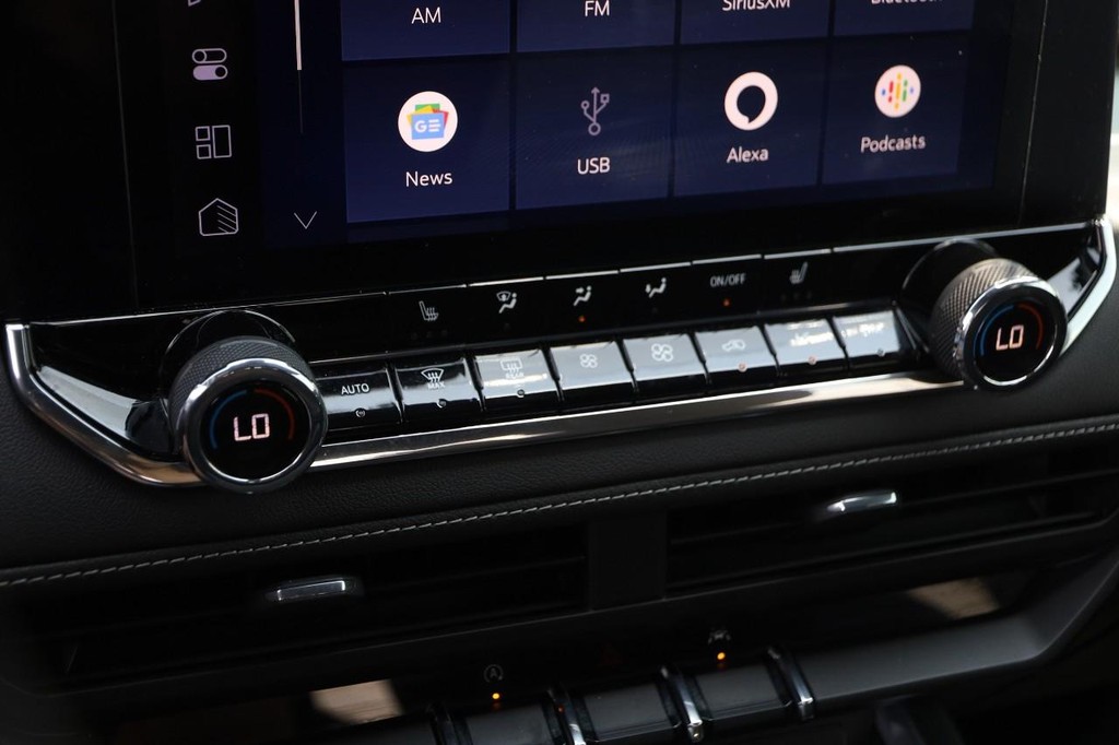 Chevrolet Colorado Vehicle Full-screen Gallery Image 17