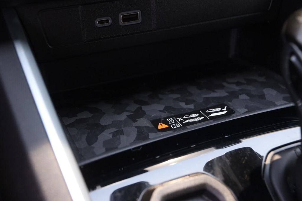 Chevrolet Colorado Vehicle Full-screen Gallery Image 18