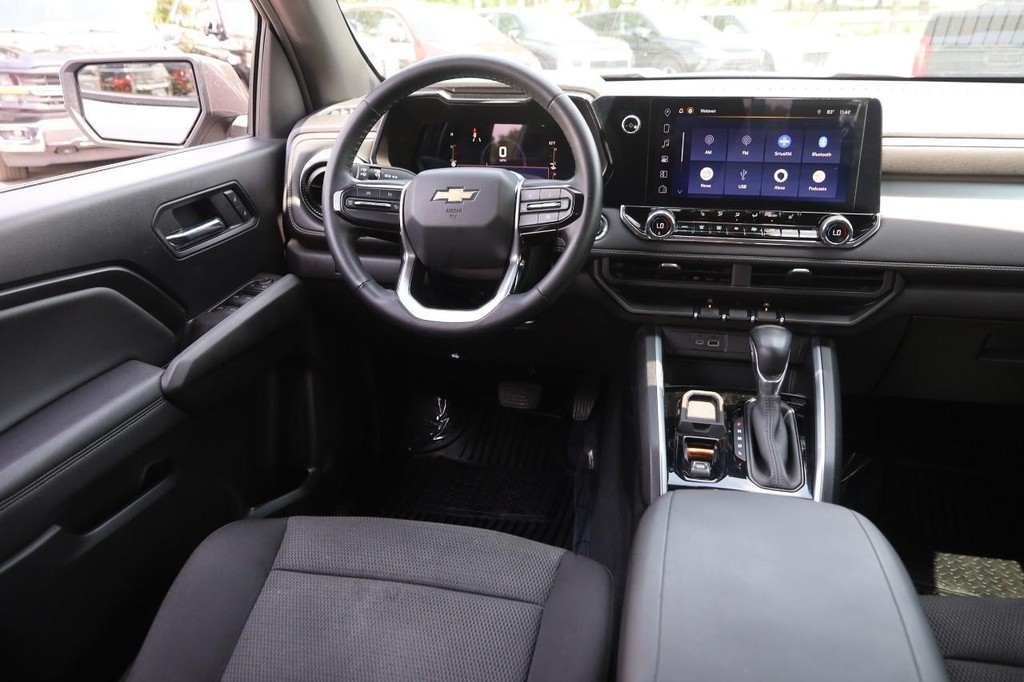Chevrolet Colorado Vehicle Full-screen Gallery Image 20