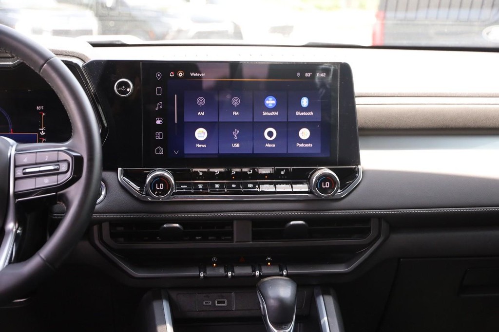 Chevrolet Colorado Vehicle Full-screen Gallery Image 22